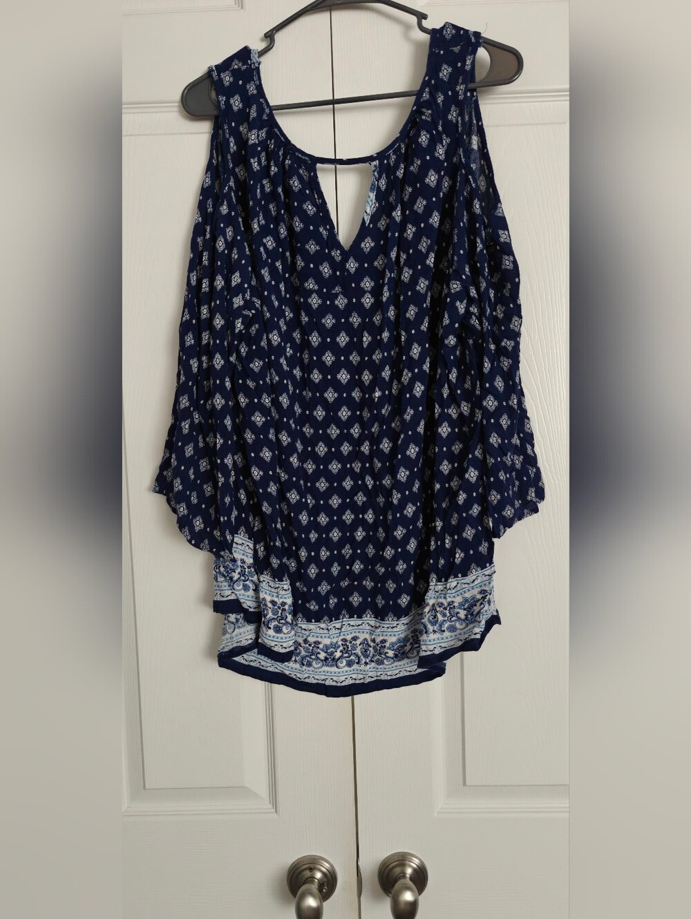 Navy Printed Cold-Shoulder Women's Top, Size XL